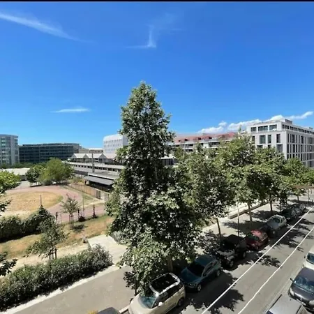 Lumineux 2 Pieces - Centre-ville Climatise - Netflix Prime Canal - Bien Place