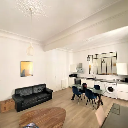 Sur Le Vieux Port: T3 De 80m2, Chic Et Confortable Marseille