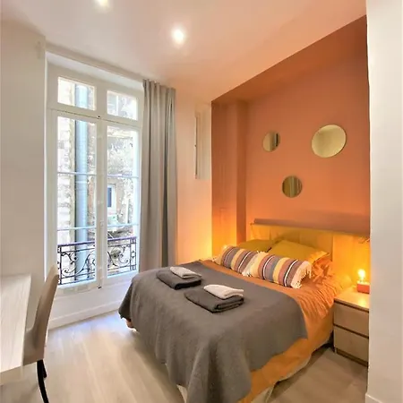Sur Le Vieux Port: T3 De 80m2, Chic Et Confortable Apartment