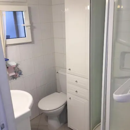 Holiday home T2 Equipe Au Calme + Terrasse A 1 Km De La *