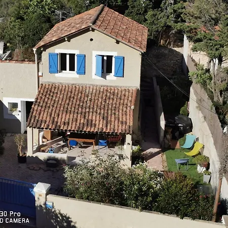 Maison Jardin+jacuzzi L'ete, A 1 Km Holiday home