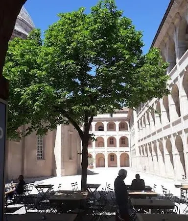 Plein Coeur Du Quartier Du Panier . Chaleureux T2. Marseille