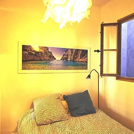 Apartment Plein Coeur Du Quartier Du Panier . Chaleureux T2. *