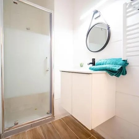 Fully Equiped Wifi Sleeps 6 * Marseille