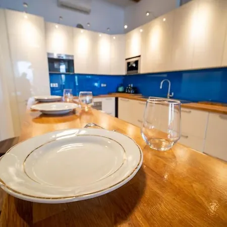 Air-conditioned Loft In The Heart Of The Old Port Apartment Marseille