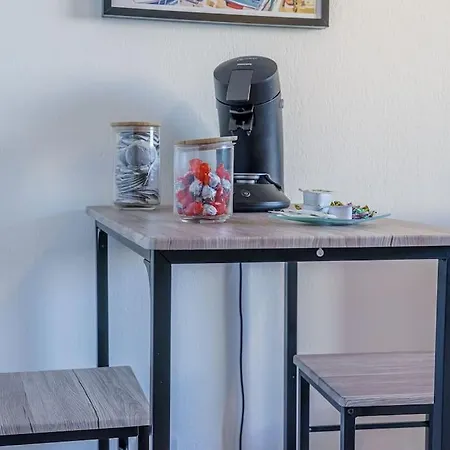 Air-conditioned Terrace Gare St Charles Apartment