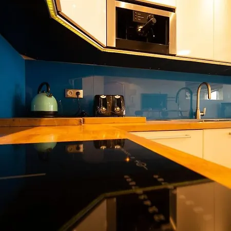 Air-conditioned Loft In The Heart Of The Old Port