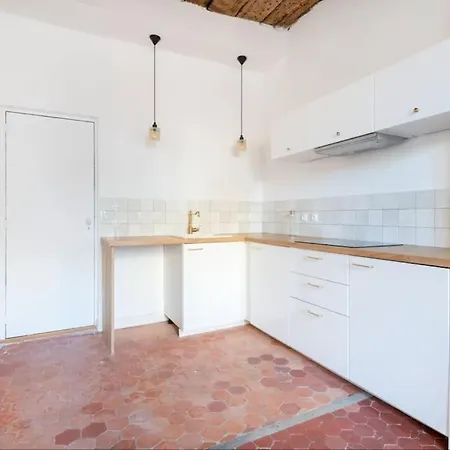 Super T2 Cosy Cours Julien 32dam Marseille