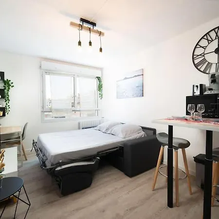 Fully Equipped St Charles Train Station * Marseille