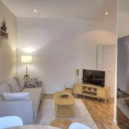 Fully Equipped St Charles / Longchamp Apartment Marseille