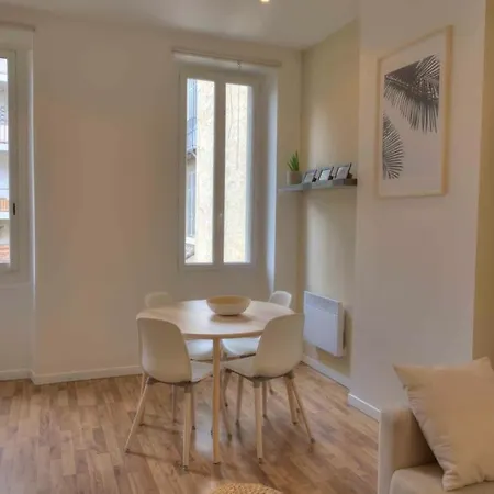 Fully Equipped St Charles / Longchamp *