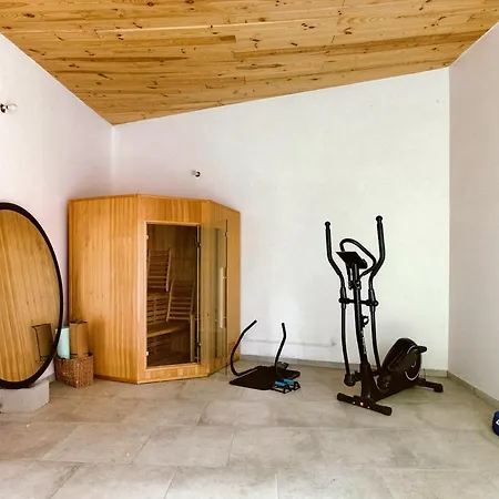 Superb Loft Featuring Garden, Sauna And Private Pool