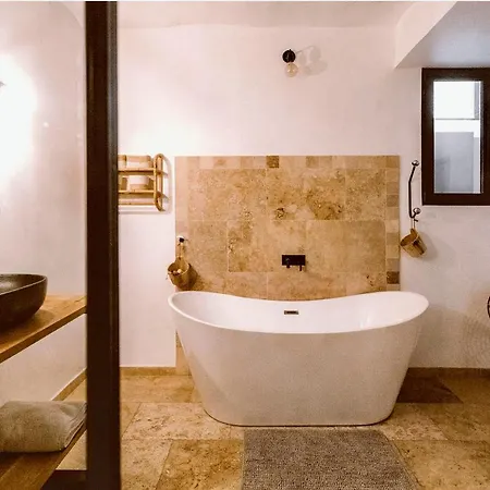 Superb Loft Featuring Garden, Sauna And Private Pool *