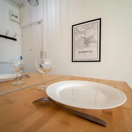 Apartment Equipe 4 Couchages- Vieux Port & Panier Marseille