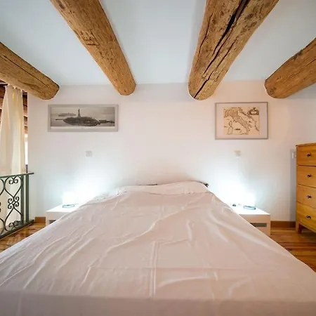 Air-conditioned Loft In The Heart Of The Old Port