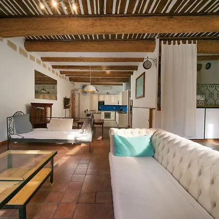 Lägenhet Air-conditioned Loft In The Heart Of The Old Port