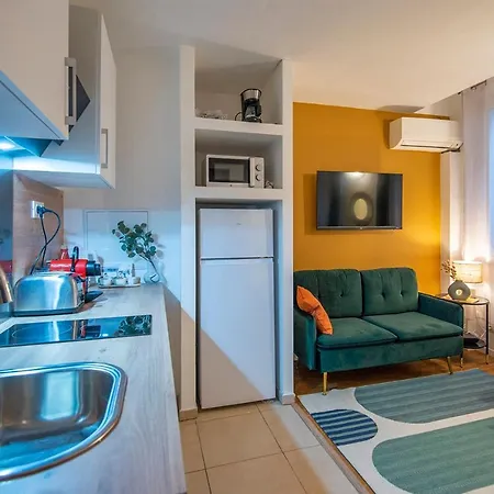 Apartment Cosy 22m Near The Old Port