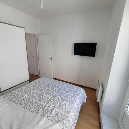 Appartement Air-conditioned With Bedroom And Balcony