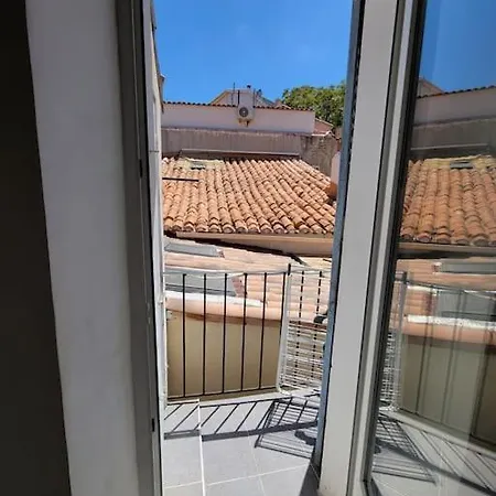 Air-conditioned With Bedroom And Balcony Marseille