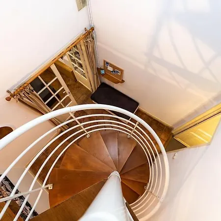 Apartment Anna-maria : Grand 10 Personnes+parking Prive -actif+ Location- *