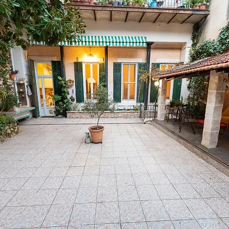 Anna-maria : Grand 10 Personnes+parking Prive -actif+ Location- * Marseille