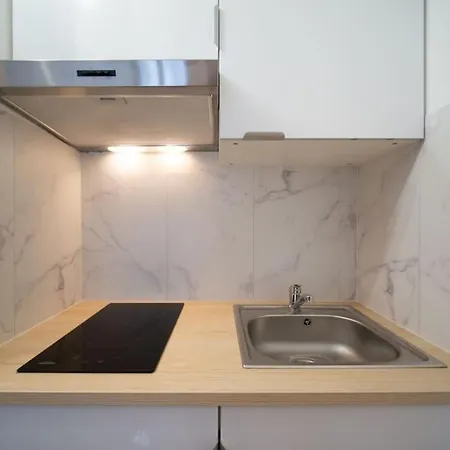 Fully Equipped 2 To 4 People St Charles