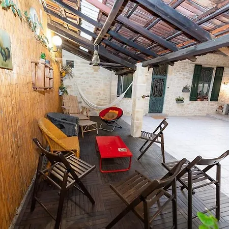 Anna-maria : Grand 10 Personnes+parking Prive -actif+ Location- Apartment