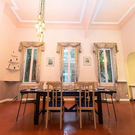 Apartment Anna-maria : Grand 10 Personnes+parking Prive -actif+ Location- *