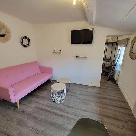 Fully Equipped 2 To 4 Beds