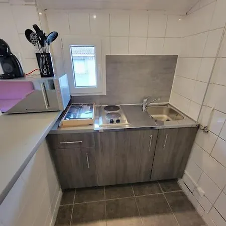 Fully Equipped 2 To 4 Beds *