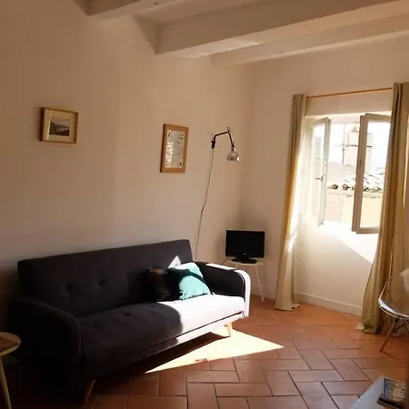 Apartahotel Residhotel Vieux Port 3*