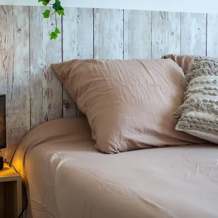Apartment Fully Equipped With Parking 6 Beds *