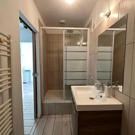 Avec Terrasse-orange Velodrome Apartment