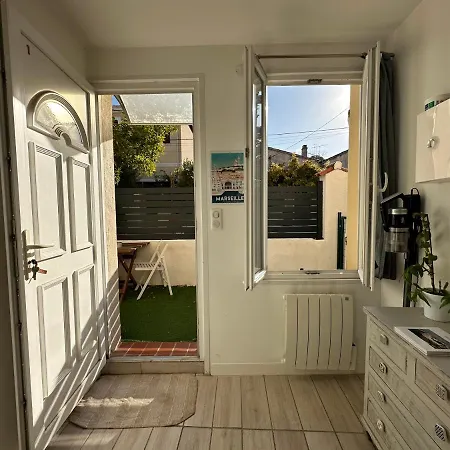 Avec Terrasse-orange Velodrome Apartment