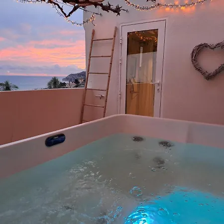 Les 3 Vue Piscine