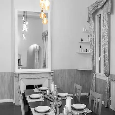 Anna-maria : Grand 10 Personnes+parking Prive -actif+ Location- * Marseille