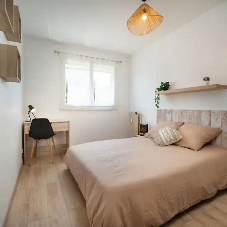 Fully Equipped With Parking 6 Beds Apartment Marseille