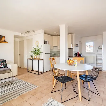 Lumineux Et Tres Cosy Avec Balcon By Weekome Apartment Marseille