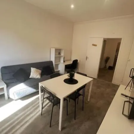 Apartment Label Etape - 2min Gare - Wifi - Terrasse *
