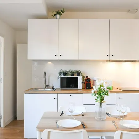 Appart Canebiere Vieux Port 2 Ch Avec Balcon Apartment *