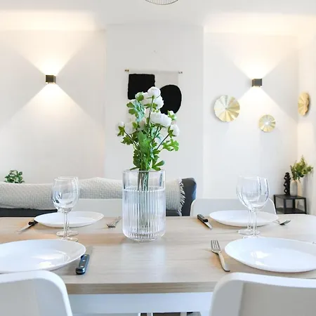Apartment Appart Canebiere Vieux Port 2 Ch Avec Balcon Marseille