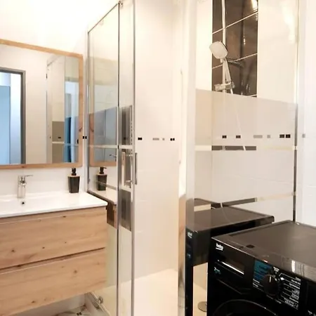Apartment Equipe Climatise 8 Couchages