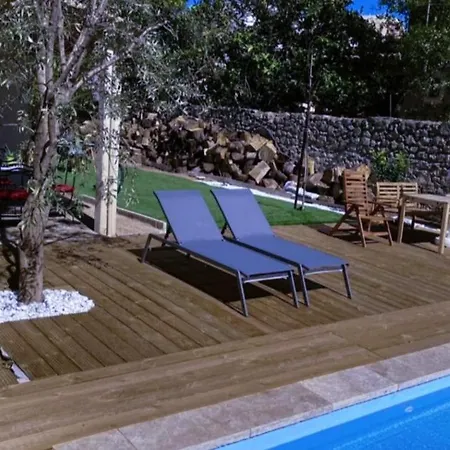 Apartment Proche Velodrome F4 Dans Villa Avec Parking Et Piscine Partagee Marseille