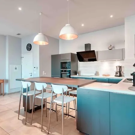 Luxury Joliette Apartment