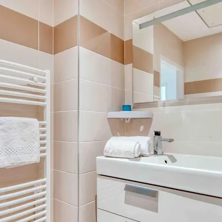 Luxury Joliette Apartment