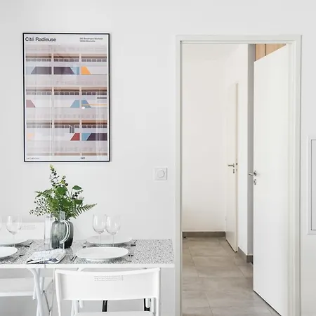 Appart Avec Terrasse Et Parking A 2 Min Du Metro Marseille