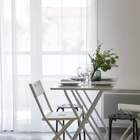 Apartment Appart Avec Terrasse Et Parking A 2 Min Du Metro