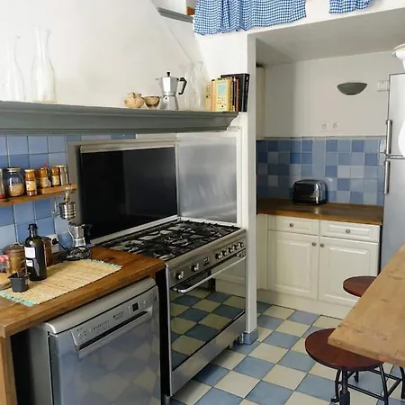 Tout Le Charme De L'ancien Marseillais Apartment *