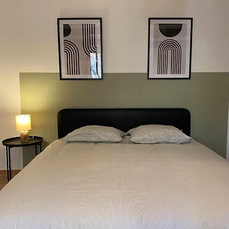 Nest With Sea View In The Heart Of The Panier Marseille