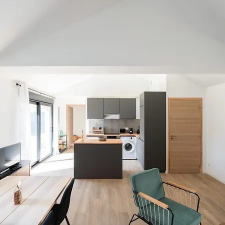 Holiday home La Maison Du Parc 4 Standing Terrasse Parking Wifi Clim Marseille